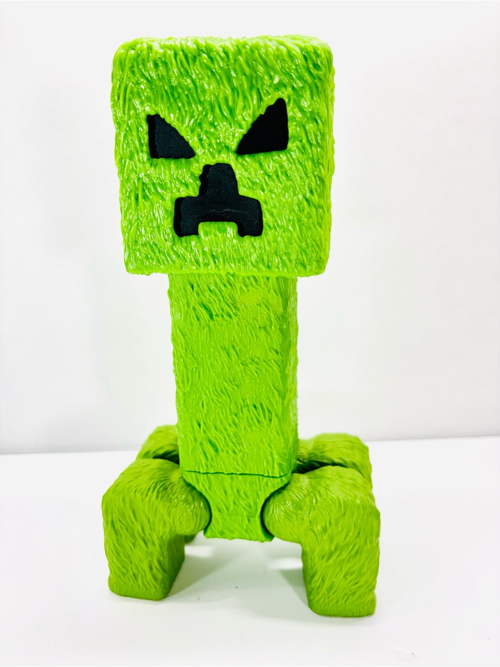 2024 Mattel Movie Minecraft Large-Scale 10” Action Figure, Posable Creeper Toy